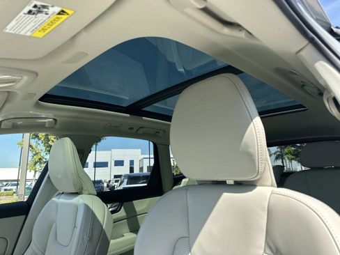 New 2026 Volvo XC60 B5 Ultra w/ Climate Package image 24