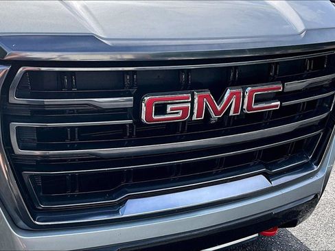 Used 2024 GMC Yukon AT4 w/ AT4 Premium Plus Package AWD/4WD image 29