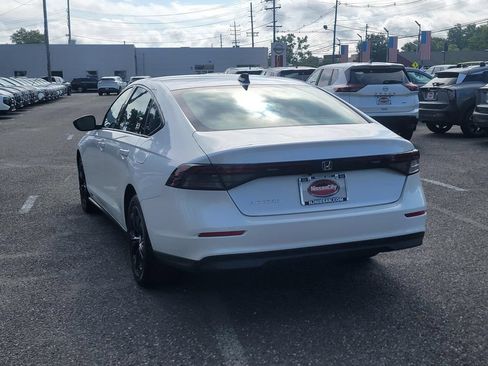 Used 2025 Honda Accord SE image 7