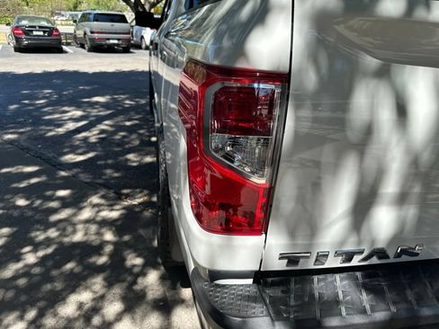 Used 2021 Nissan Titan S RWD image 9
