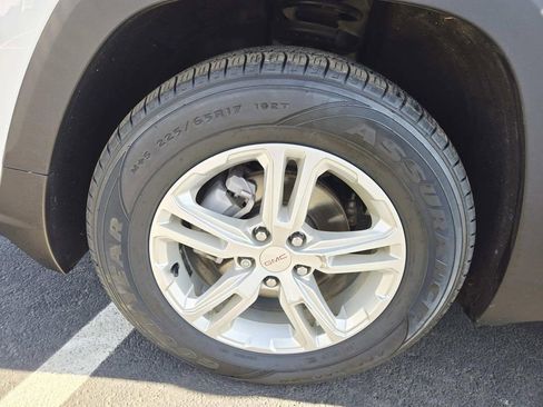 Used 2023 GMC Terrain SLE w/ Driver Convenience Package image 17