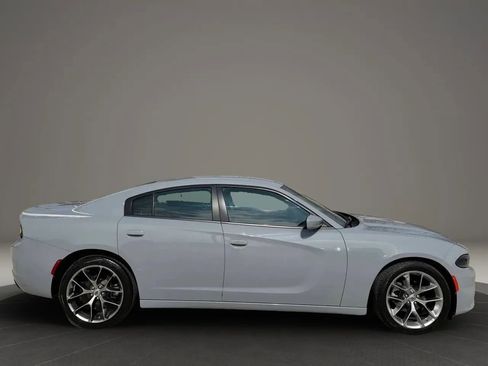 Used 2022 Dodge Charger SXT w/ Plus Group RWD image 8