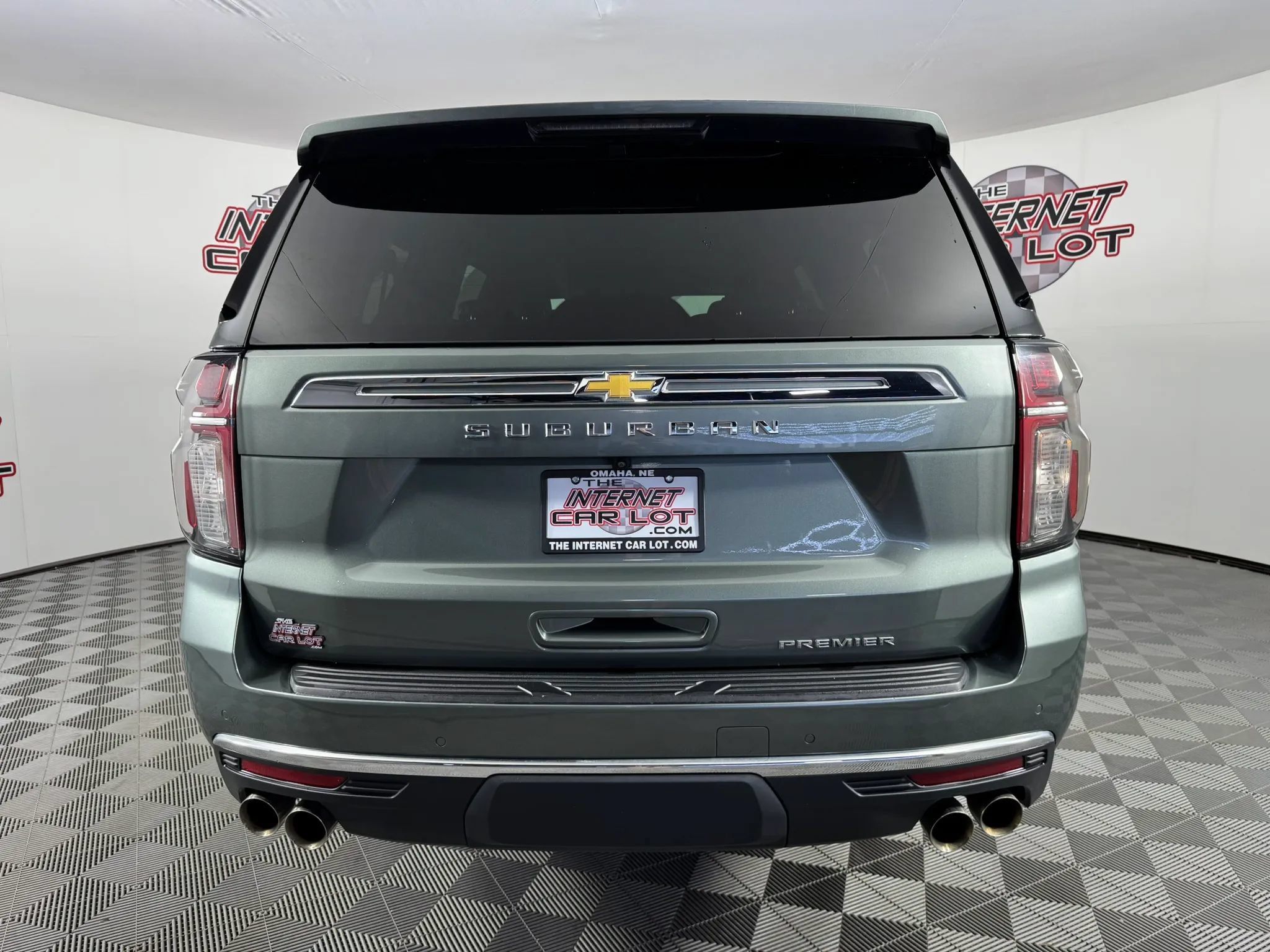 Used 2023 Chevrolet Suburban Premier AWD/4WD image 6