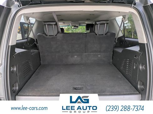 Used 2015 Chevrolet Suburban LTZ RWD image 9
