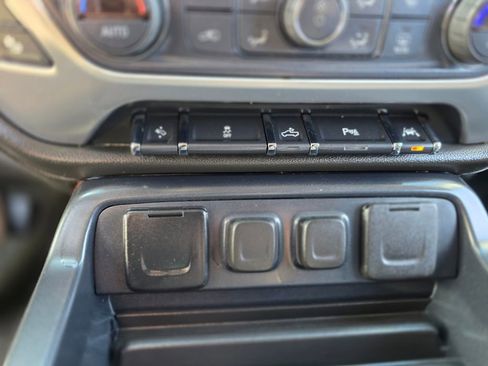 Used 2018 GMC Sierra 1500 SLT w/ Enhanced Driver Alert Package image 33