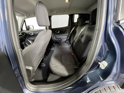 Used 2022 Jeep Renegade Latitude w/ Convenience Group AWD/4WD image 24
