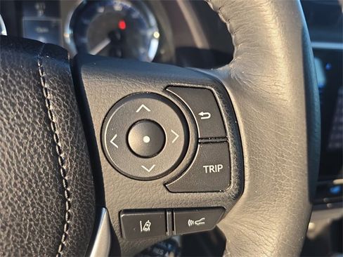 Used 2018 Toyota Corolla SE image 17