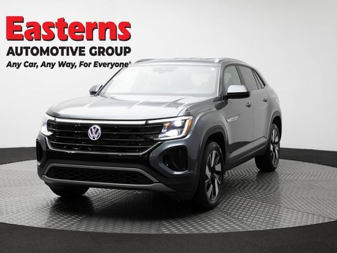 Used 2024 Volkswagen Atlas Cross Sport SE FWD image 1