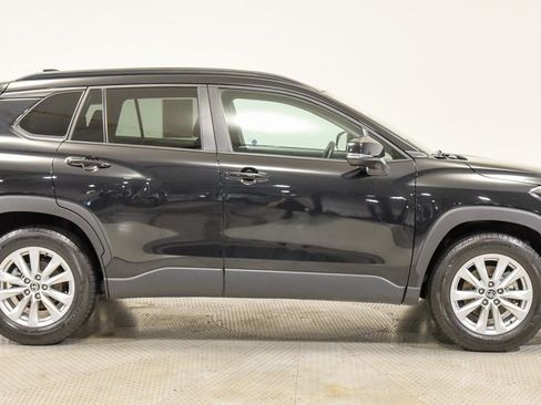 Used 2023 Toyota Corolla Cross LE image 9