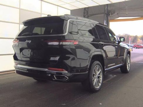 Certified 2025 Jeep Grand Cherokee L Summit w/ Luxury Tech Group V AWD/4WD image 4