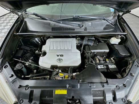 Used 2013 Toyota Highlander Plus image 32