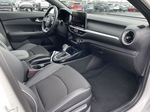 Used 2023 Kia Forte GT-Line image 19