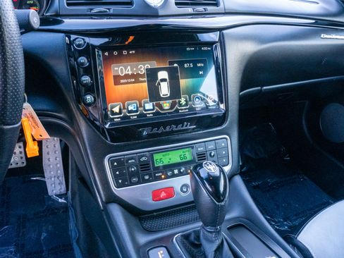 Used 2013 Maserati GranTurismo Sport image 18