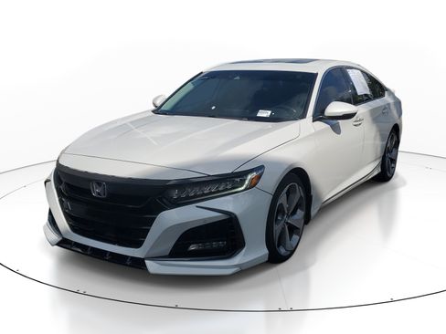 Used 2019 Honda Accord Touring image 4