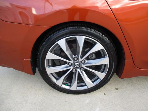 Used 2021 Nissan Maxima Platinum w/ Sport Mat Group image 12