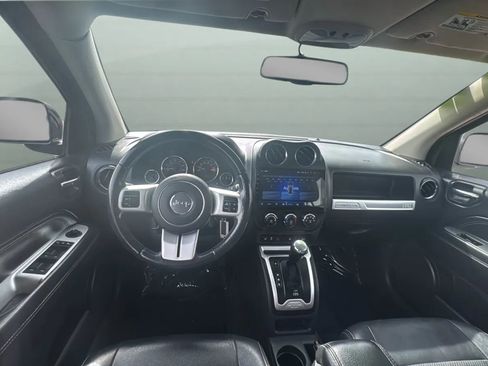 Used 2016 Jeep Compass Latitude AWD/4WD image 9