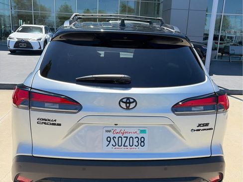 Used 2025 Toyota Corolla Cross AWD Hybrid w/ Convenience Package image 4