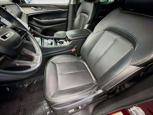 Used 2021 Jeep Grand Cherokee L Limited AWD/4WD image 11