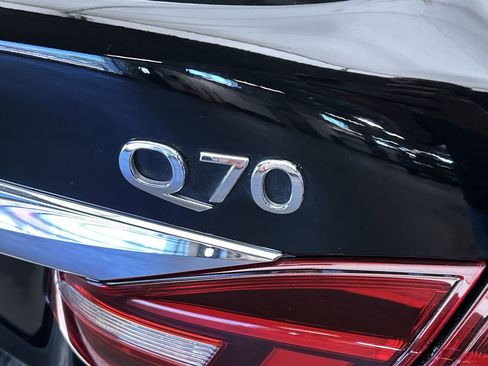 Used 2016 INFINITI Q70 3.7 AWD/4WD image 24