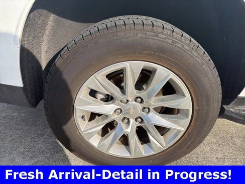 Used 2024 Chevrolet Suburban Premier image 21