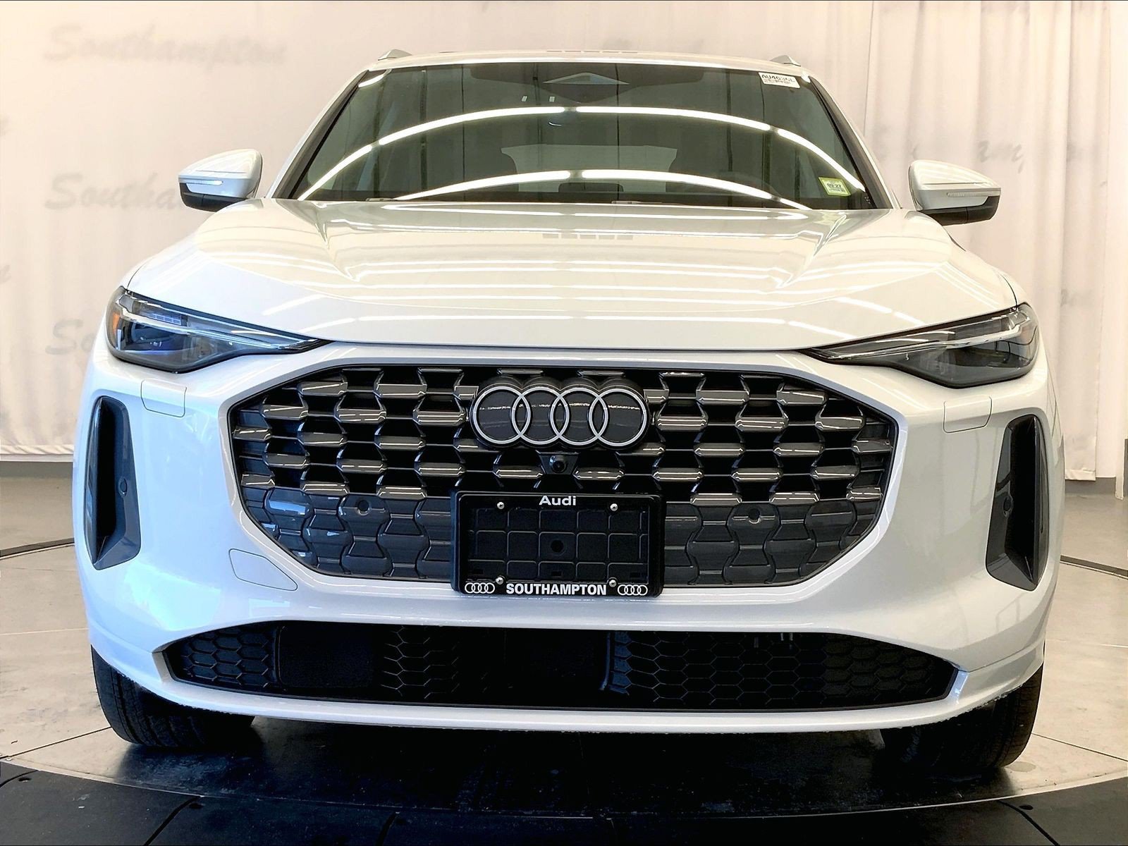 Certified 2025 Audi Q5 Premium Plus w/ Premium Plus AWD/4WD image 2