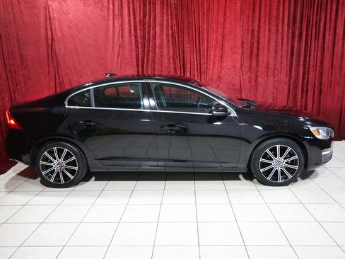 Used 2018 Volvo S60 T5 Inscription image 8