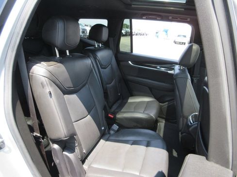 Used 2020 Cadillac XT6 Premium Luxury AWD/4WD image 25