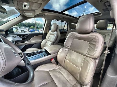 Used 2022 Lincoln Aviator Reserve w/ Equipment Group 201A image 11