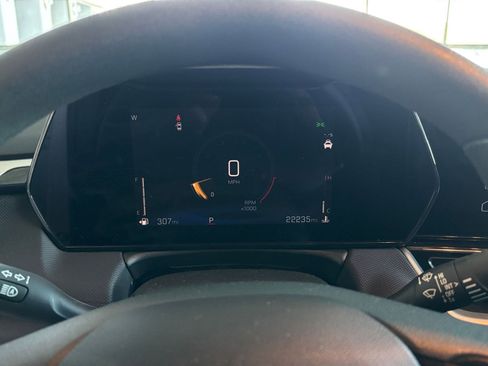 Used 2025 Chevrolet TrailBlazer LT image 39