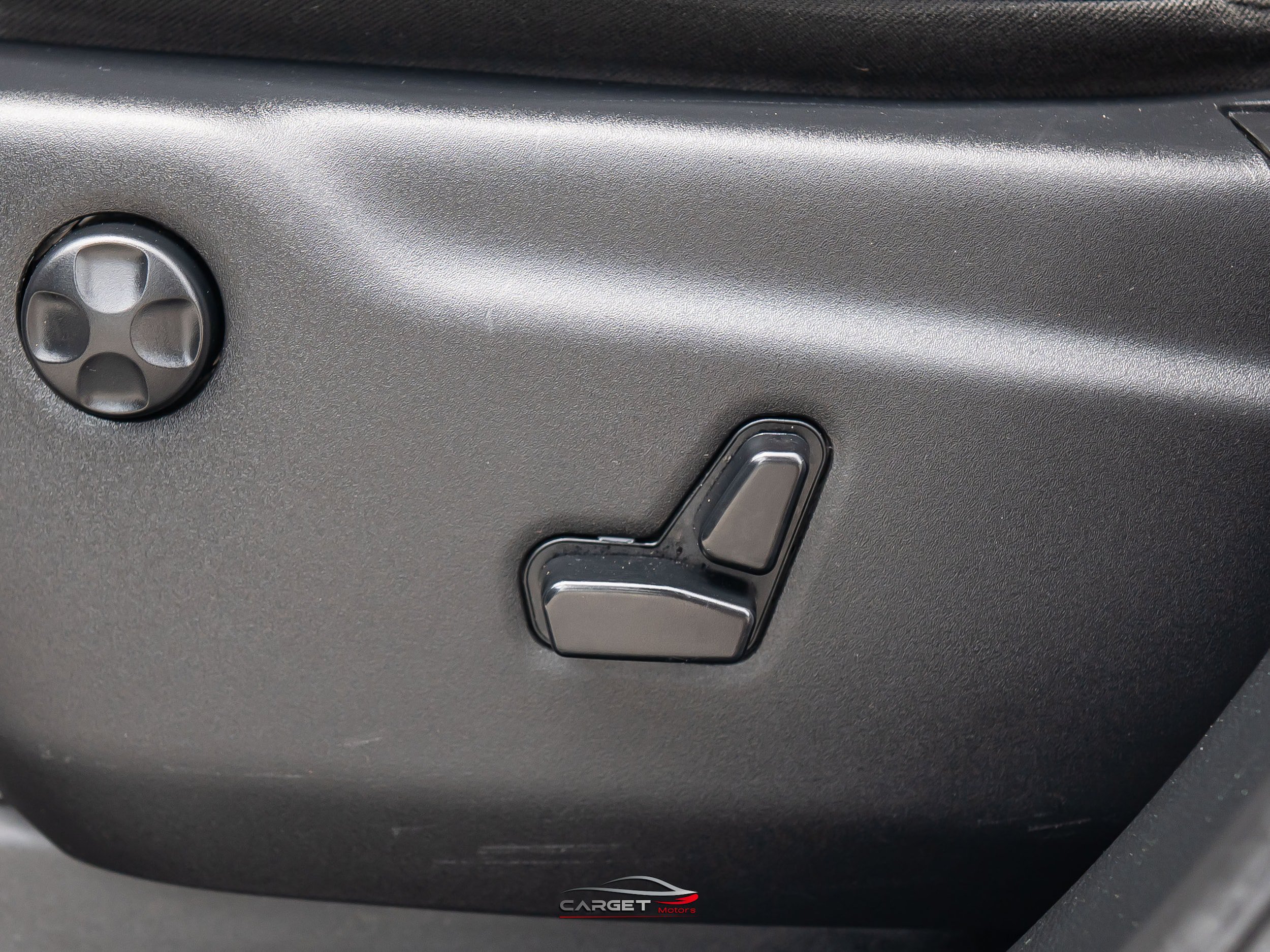 Used 2018 Dodge Durango SRT AWD/4WD image 42