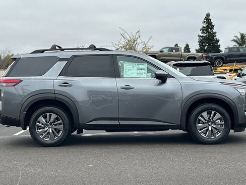 New 2025 Nissan Pathfinder SV w/ SV Premium Package image 3