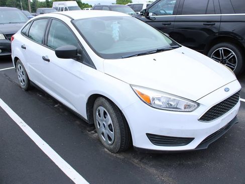 Used 2018 Ford Focus S FWD image 3