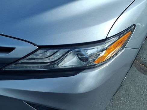 Used 2019 Toyota Camry XSE FWD image 12