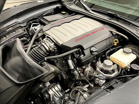 Used 2017 Chevrolet Corvette Stingray Coupe w/ 1LT RWD image 23