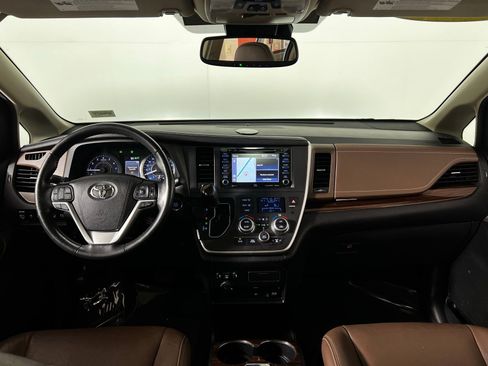 Certified 2020 Toyota Sienna Limited Premium image 30