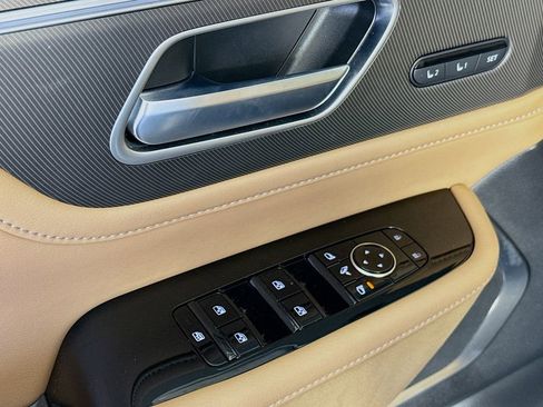 Certified 2025 INFINITI QX80 Luxe image 18