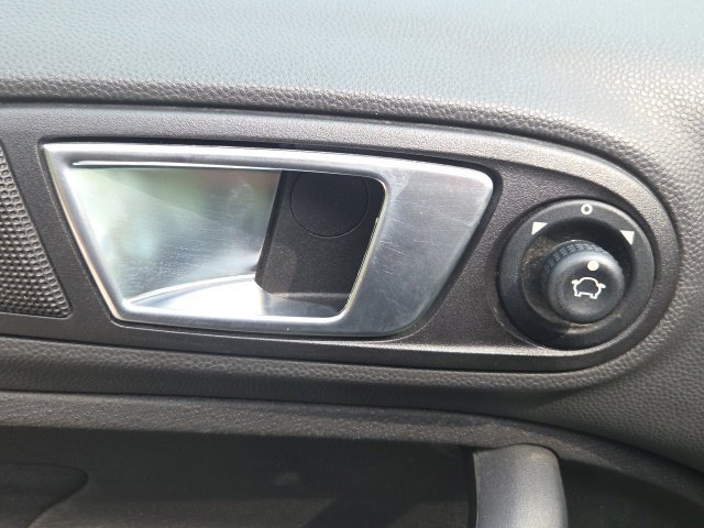 Used 2014 Ford Fiesta SE FWD image 13