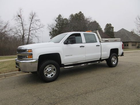 Used 2018 Chevrolet Silverado 2500 W/T w/ Snow Plow Prep Package image 22