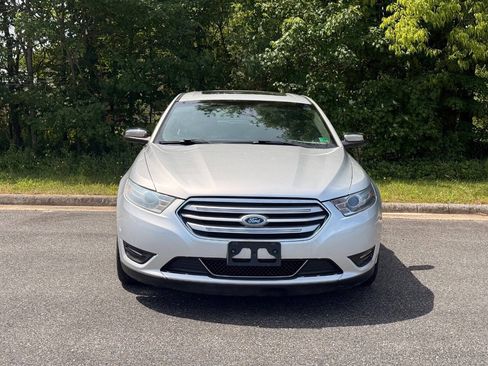 Used 2014 Ford Taurus Limited w/ Equipment Group 301A AWD/4WD image 3