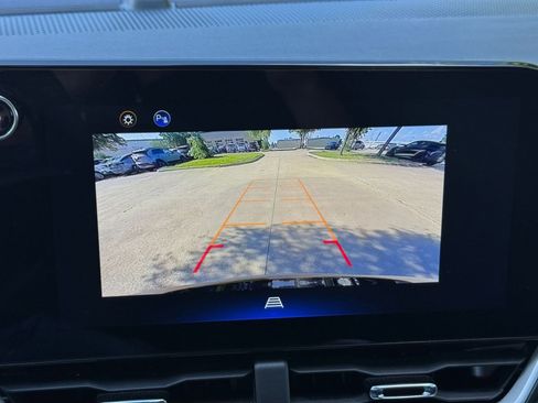 Used 2025 Chevrolet Equinox LT FWD image 25