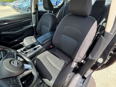 Used 2025 Nissan Altima 2.5 SV FWD image 36