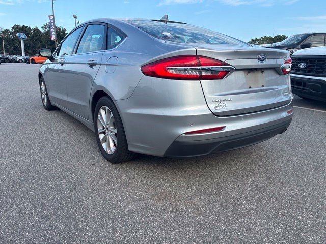 Used 2020 Ford Fusion SE FWD image 3