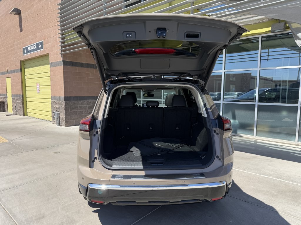 Used 2024 Nissan Rogue Platinum AWD/4WD image 37