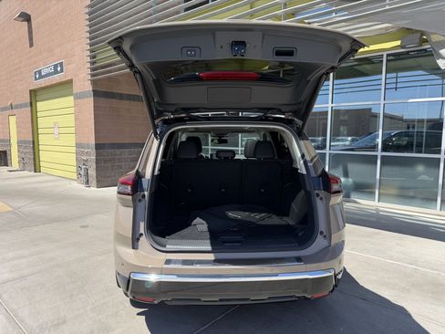 Used 2024 Nissan Rogue Platinum AWD/4WD image 37