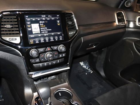 Used 2019 Jeep Grand Cherokee Altitude image 48