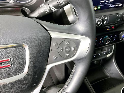 Used 2024 GMC Terrain SLT image 15