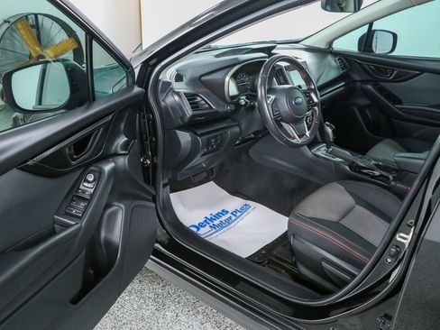 Used 2020 Subaru Crosstrek 2.0i Premium w/ Moonroof Package 1 AWD/4WD image 3