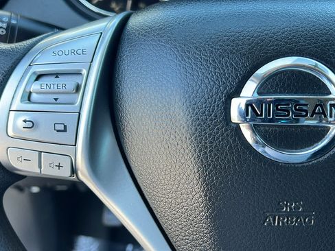 Used 2015 Nissan Rogue S FWD image 19