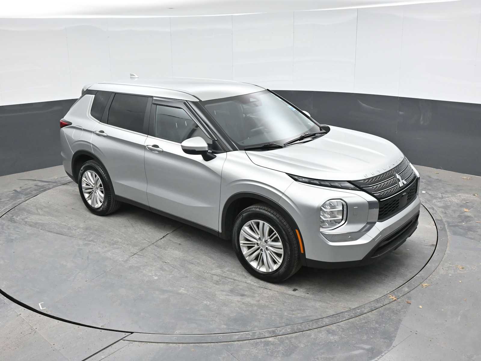Used 2024 Mitsubishi Outlander ES AWD/4WD image 33