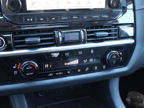 Used 2022 Nissan Pathfinder Platinum image 26